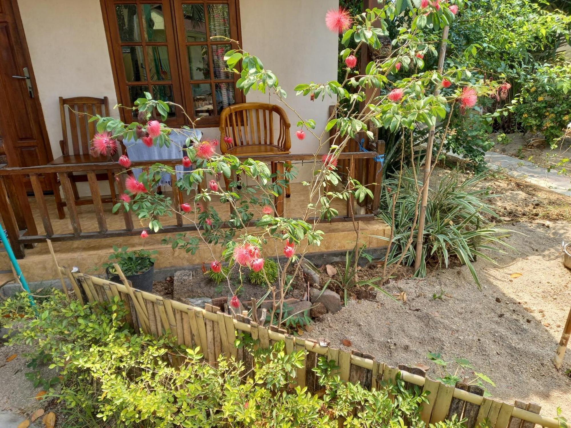 Arnel Bungalows Senggigi Exteriör bild