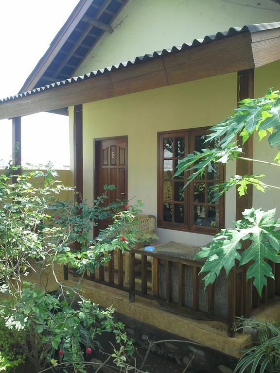 Arnel Bungalows Senggigi Exteriör bild